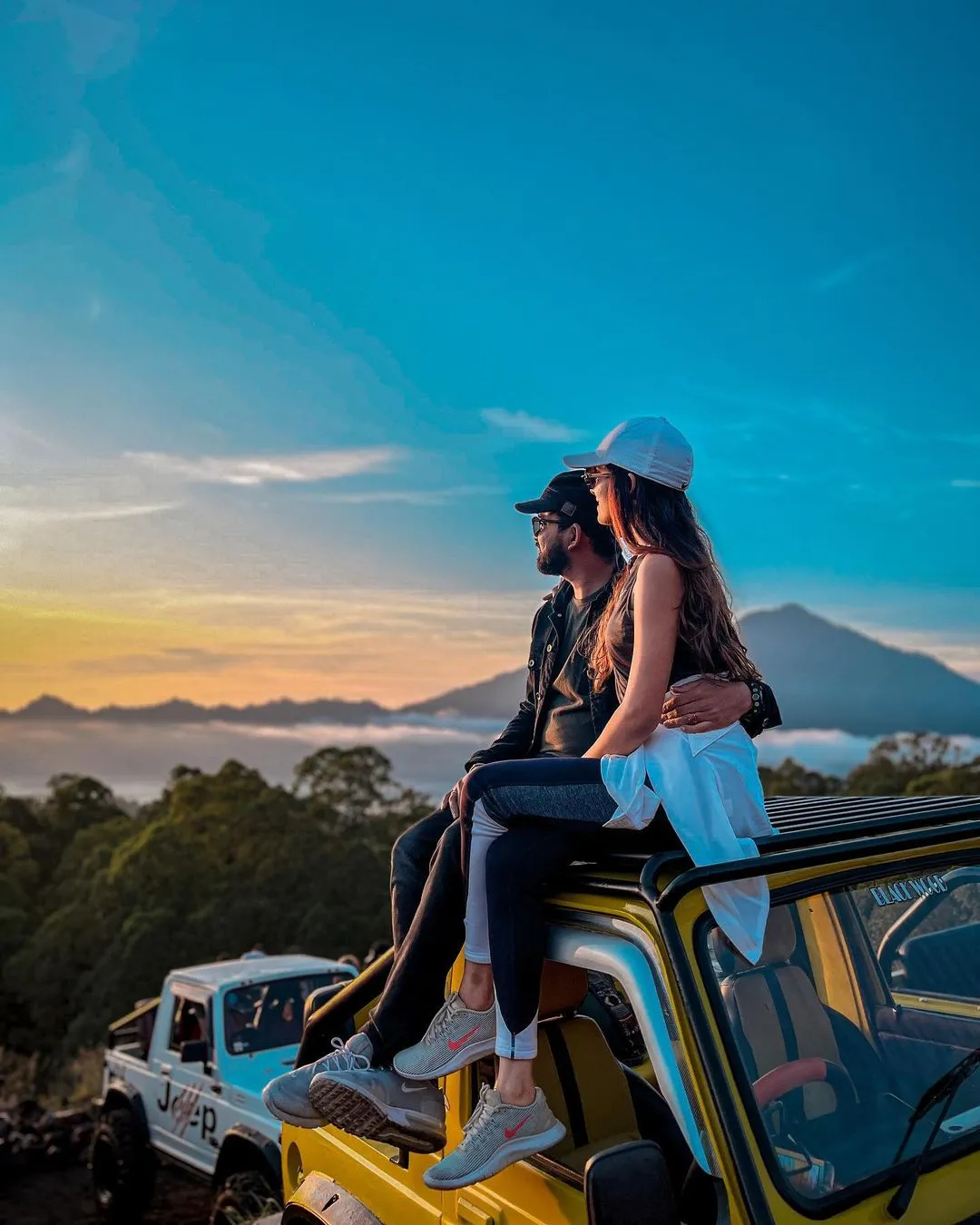 Chasing Dawn in a 4x4: Why the Mount Batur Alengkong Jeep Tour is a Bali Essential