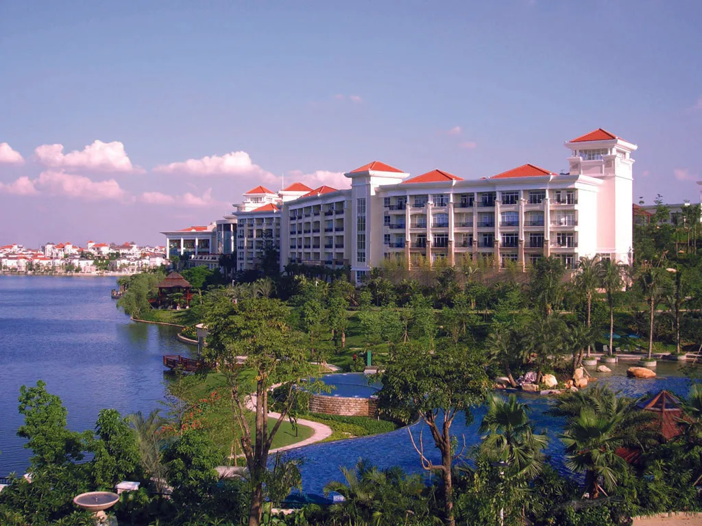 Located in a highly-reputed resort with a green coverage rate of up to 80%