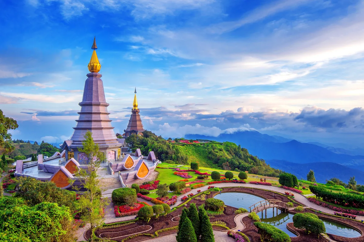 Conquering Thailand's Roof: An Unforgettable Doi Inthanon Adventure!