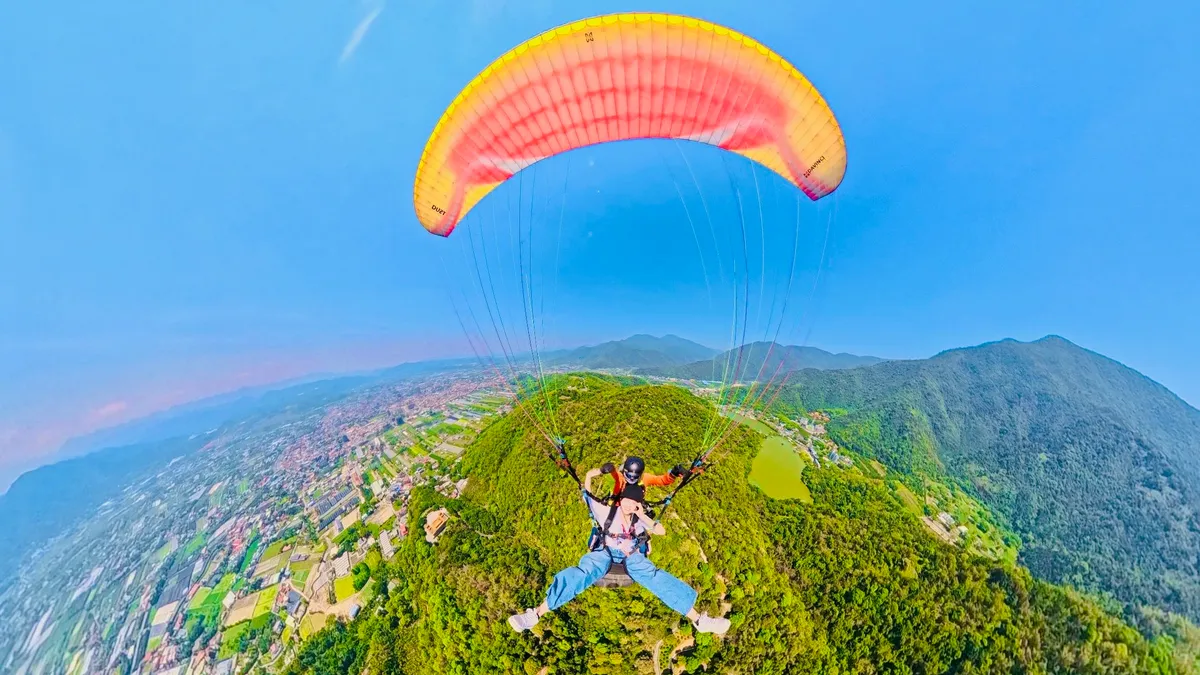 Nantou: Paragliding Experience at Puli