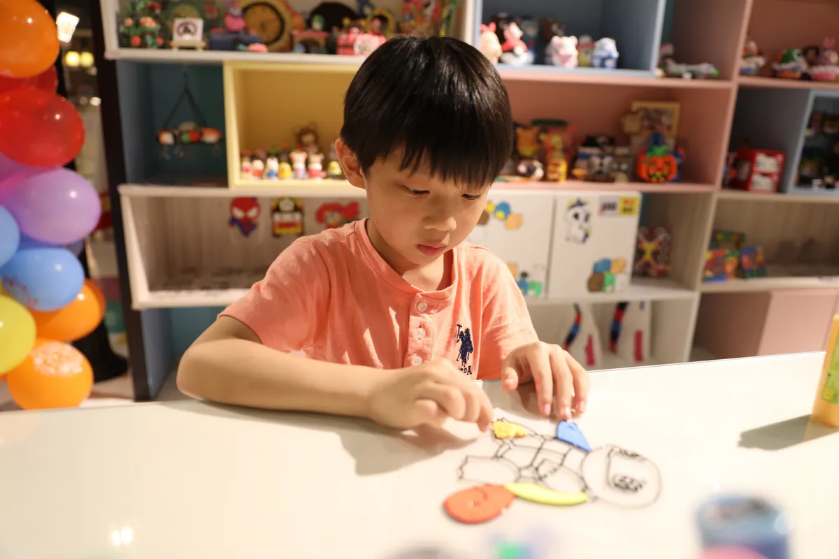 Công viên i-Play có khu vực DIY nơi trẻ em có thể nuôi dưỡng khả năng sáng tạo vô hạn và tăng cường nhận thức về màu sắc thông qua các hoạt động thực hành yên tĩnh.