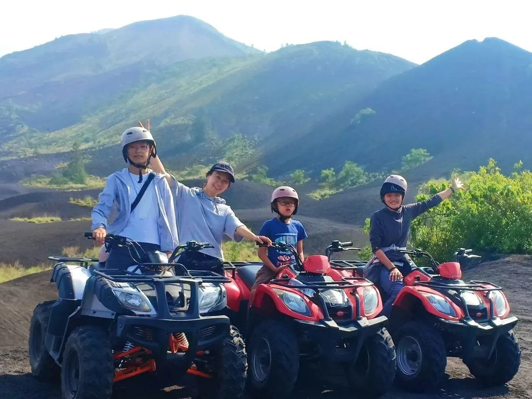 通过 ATV 四轮越野摩托车之旅与爱人共度时光