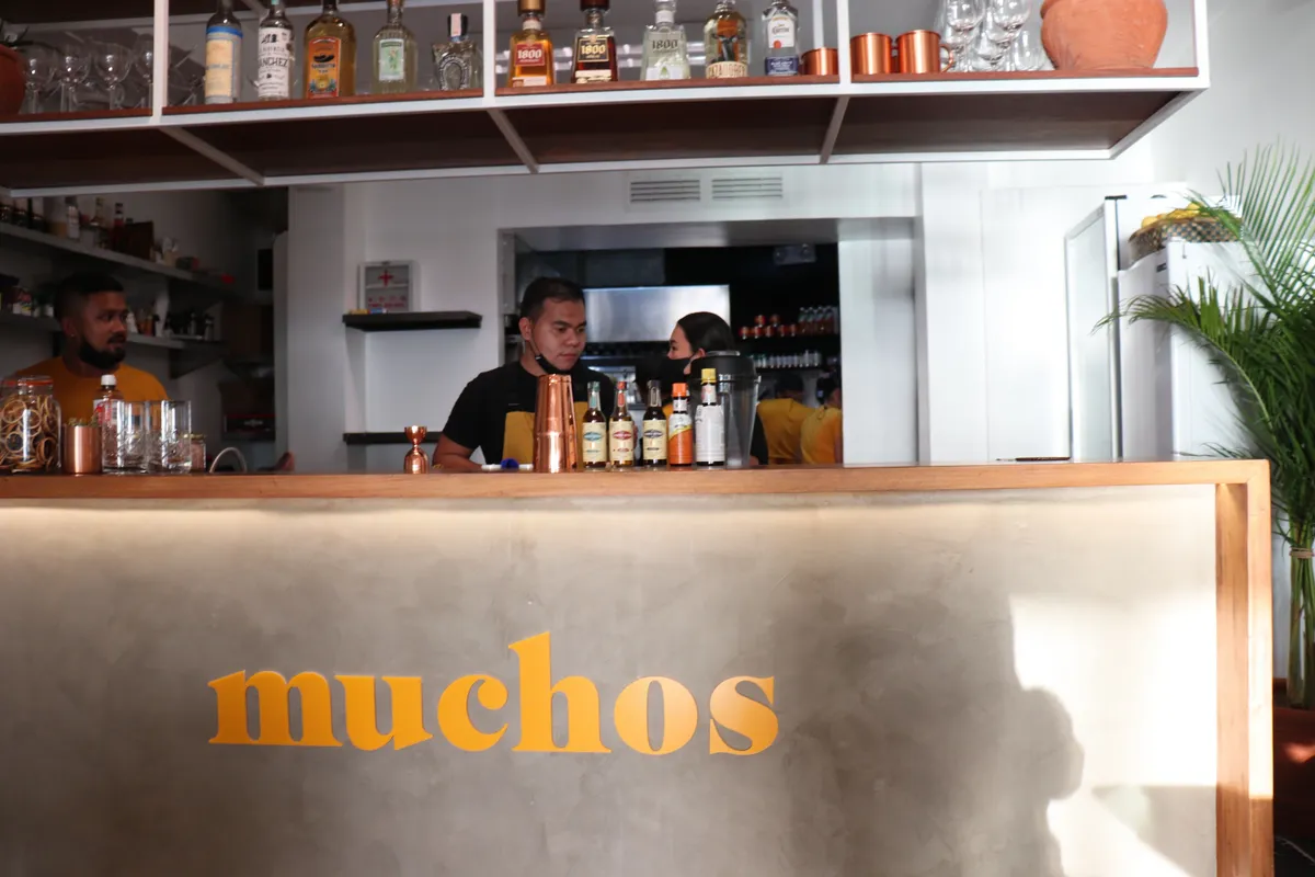 长滩岛的 Muchos 餐厅