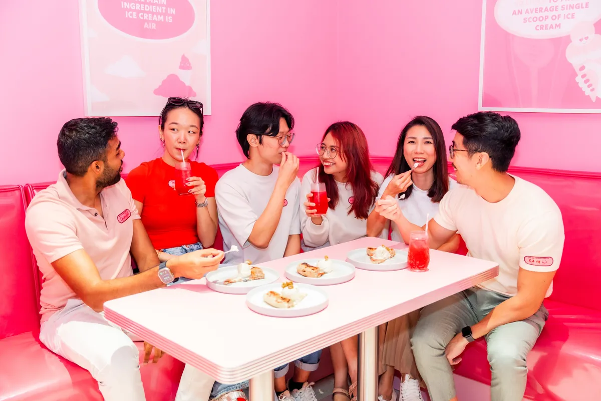 Kết nối lại với người bạn đồng hành của bạn trong một hành trình thú vị với những người thân yêu của bạn!