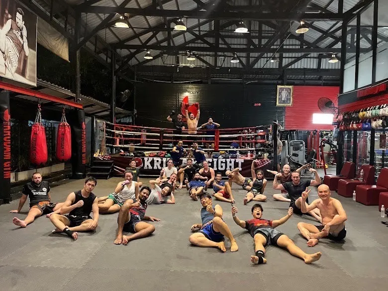 Cours de Kru Dam Muay Thai (boxe thaïlandaise)
