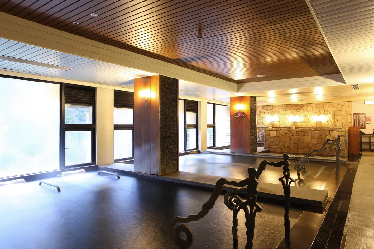 Indoor facilities: Massage Spa, Steam Room 