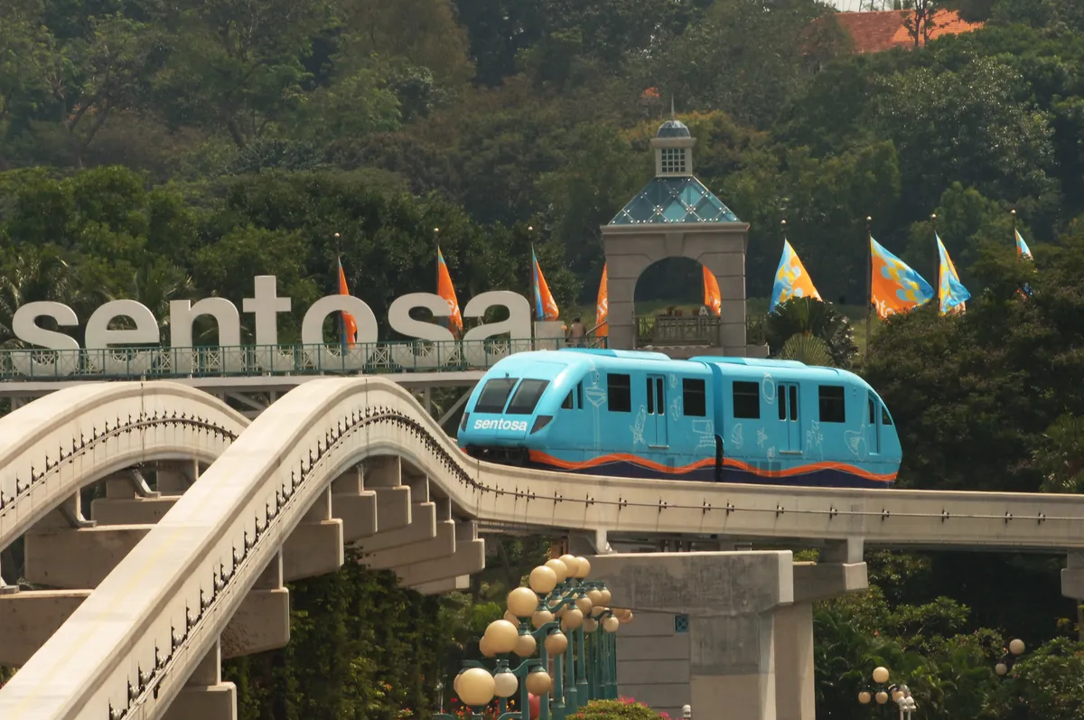  Khám phá Singapore trên tàu một ray nổi tiếng của thành phố, Sentosa Express