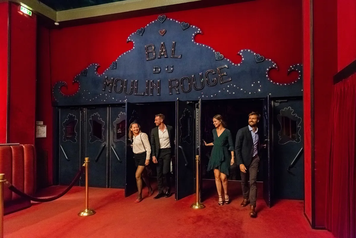 Vive el resplandor: Una reseña desde dentro del legendario Moulin Rouge de París
