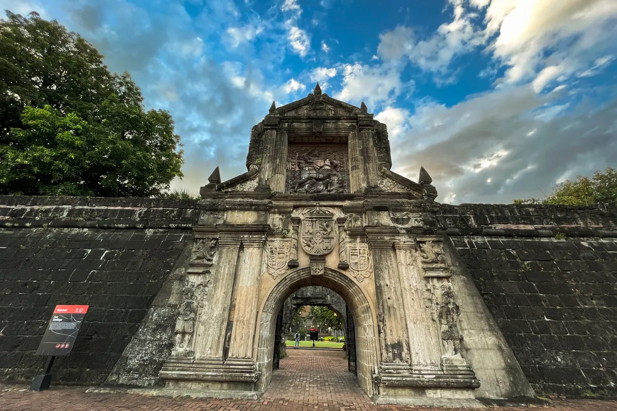 Caminando a través de la historia: Una guía familiar de Fort Santiago en Intramuros