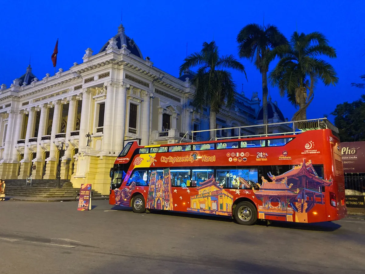 What could be more delightful than dedicating four hours to exploring the beauty of historic Hanoi on a hop-on-hop-off bus at night