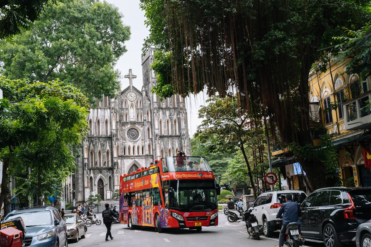 The bus will make stops at some of Hanoi's most famous attractions, including the Hanoi Post Office, Hanoi Opera House, Tran Quoc Pagoda, Ho Chi Minh Mausoleum, and more.