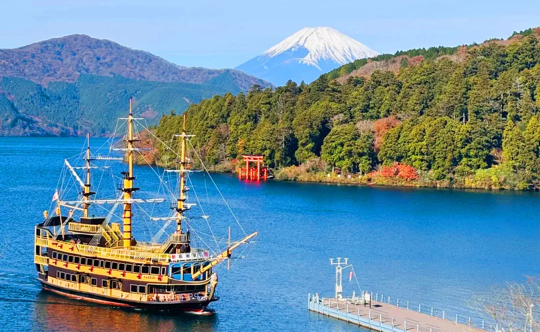 The Ultimate Mount Fuji Adventure: Sailing Pirate Ships and Soaring Over Volcanos