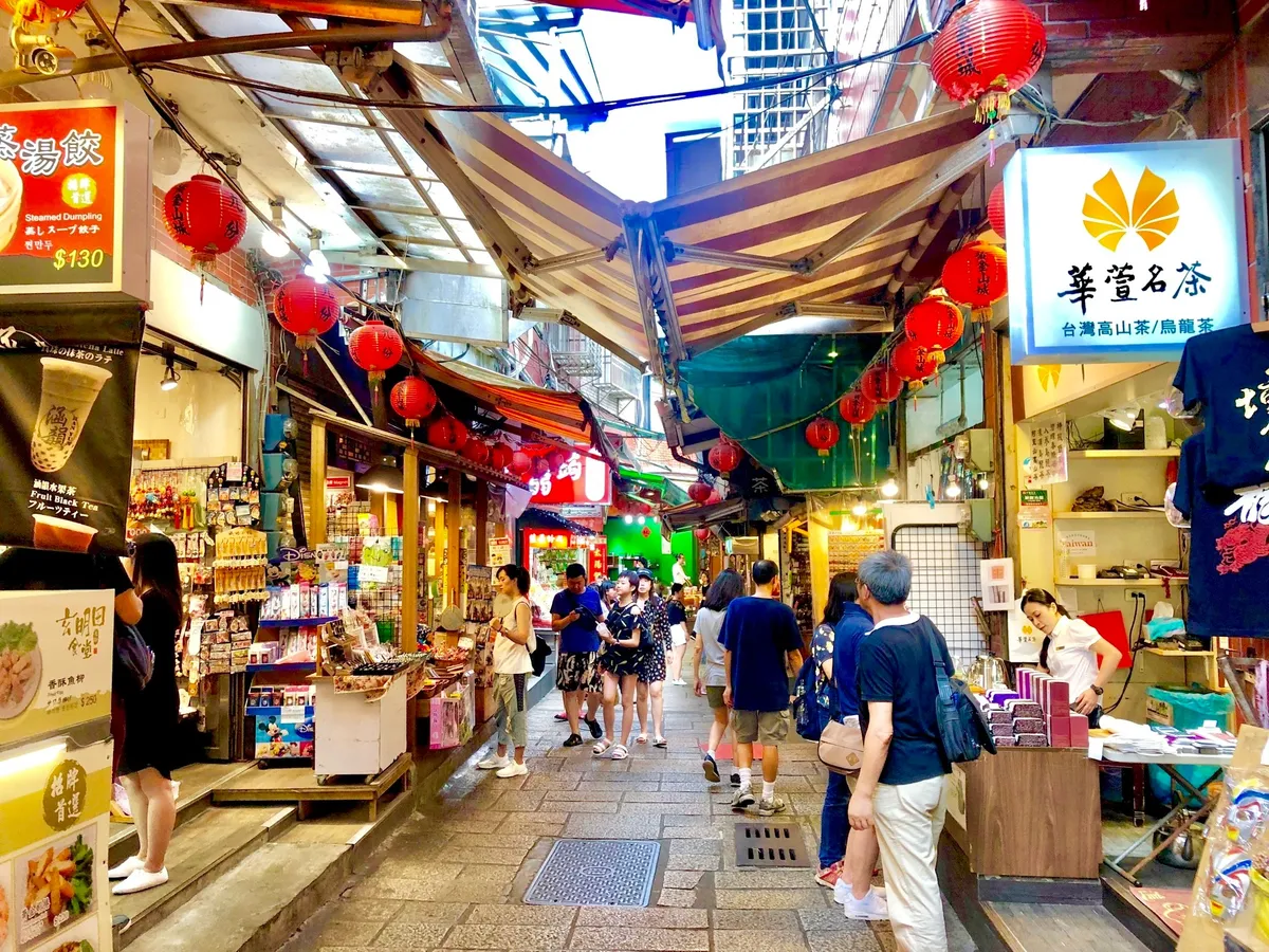 Tour de un Día por Yehliu, Jiufen y Shifen (Costa de Tiaoshi opcional)