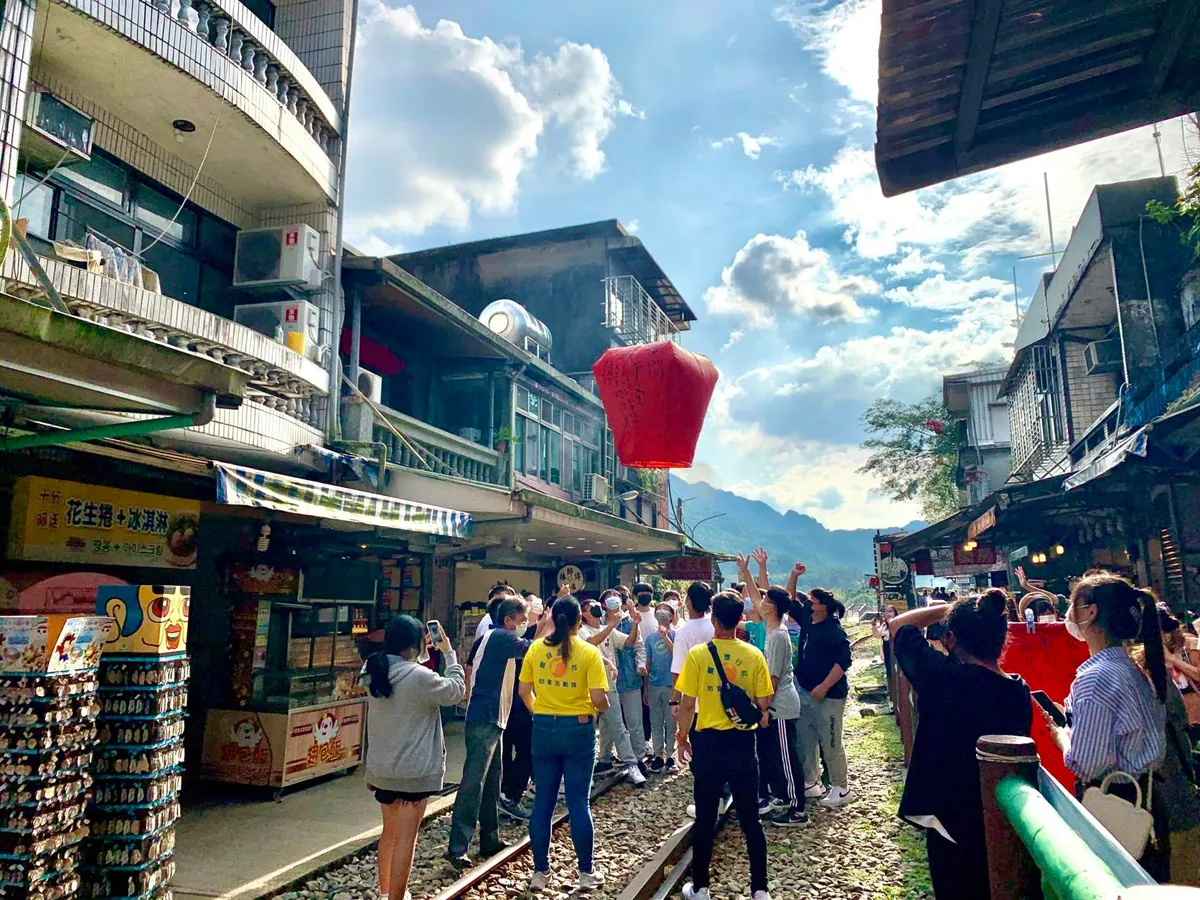 Tour de un Día por Yehliu, Jiufen y Shifen (Costa de Tiaoshi opcional)