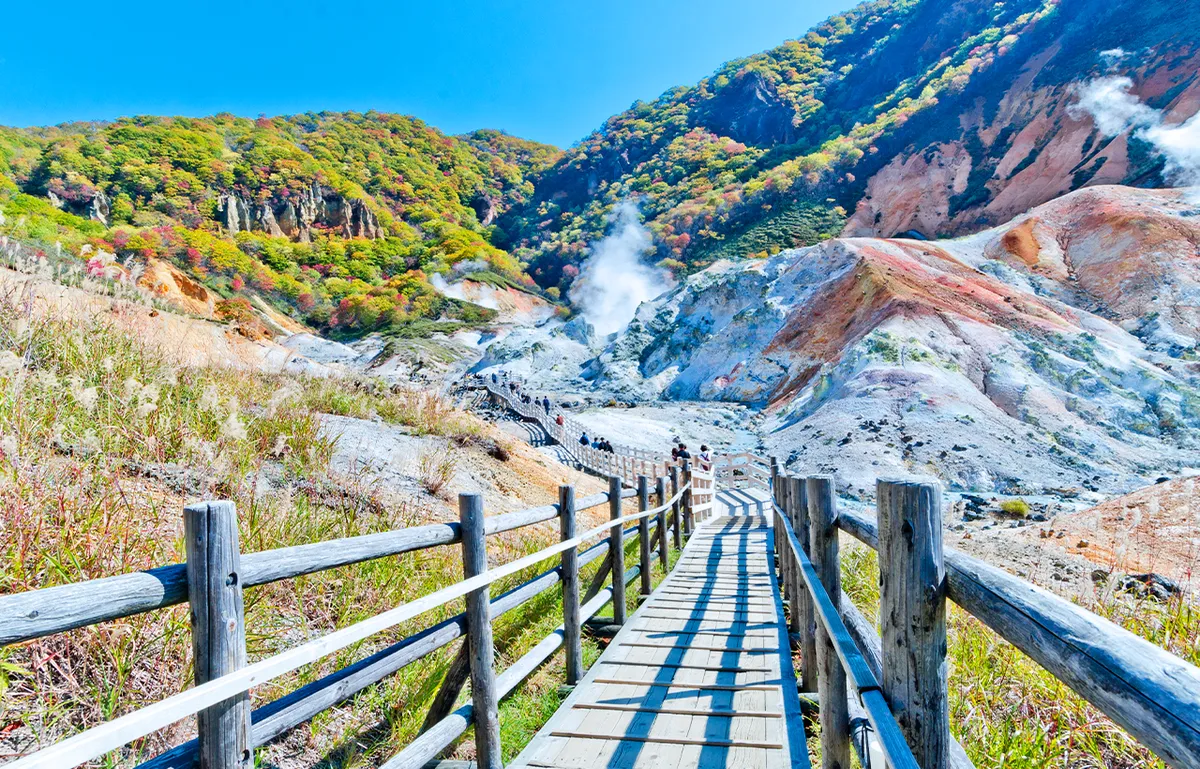Hokkaido Highlights: A Deep Dive into the Noboribetsu and Otaru Full-Day Sightseeing Tour