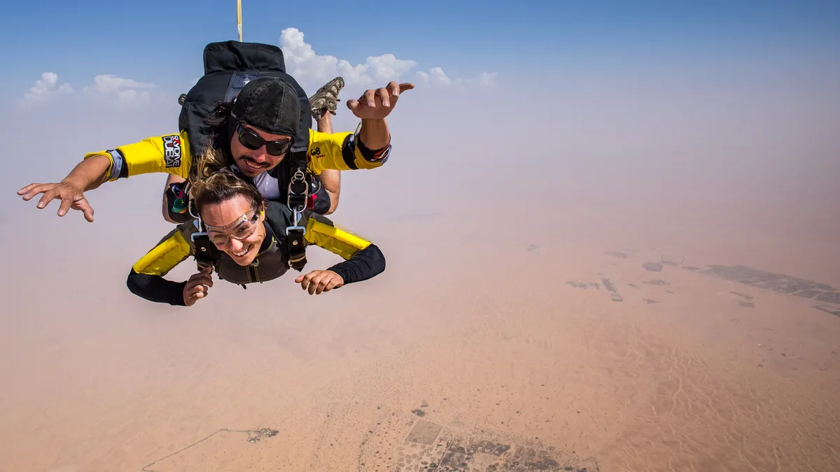 Desafiando la gravedad sobre la Palma: Una reseña exhaustiva de Skydive Dubai