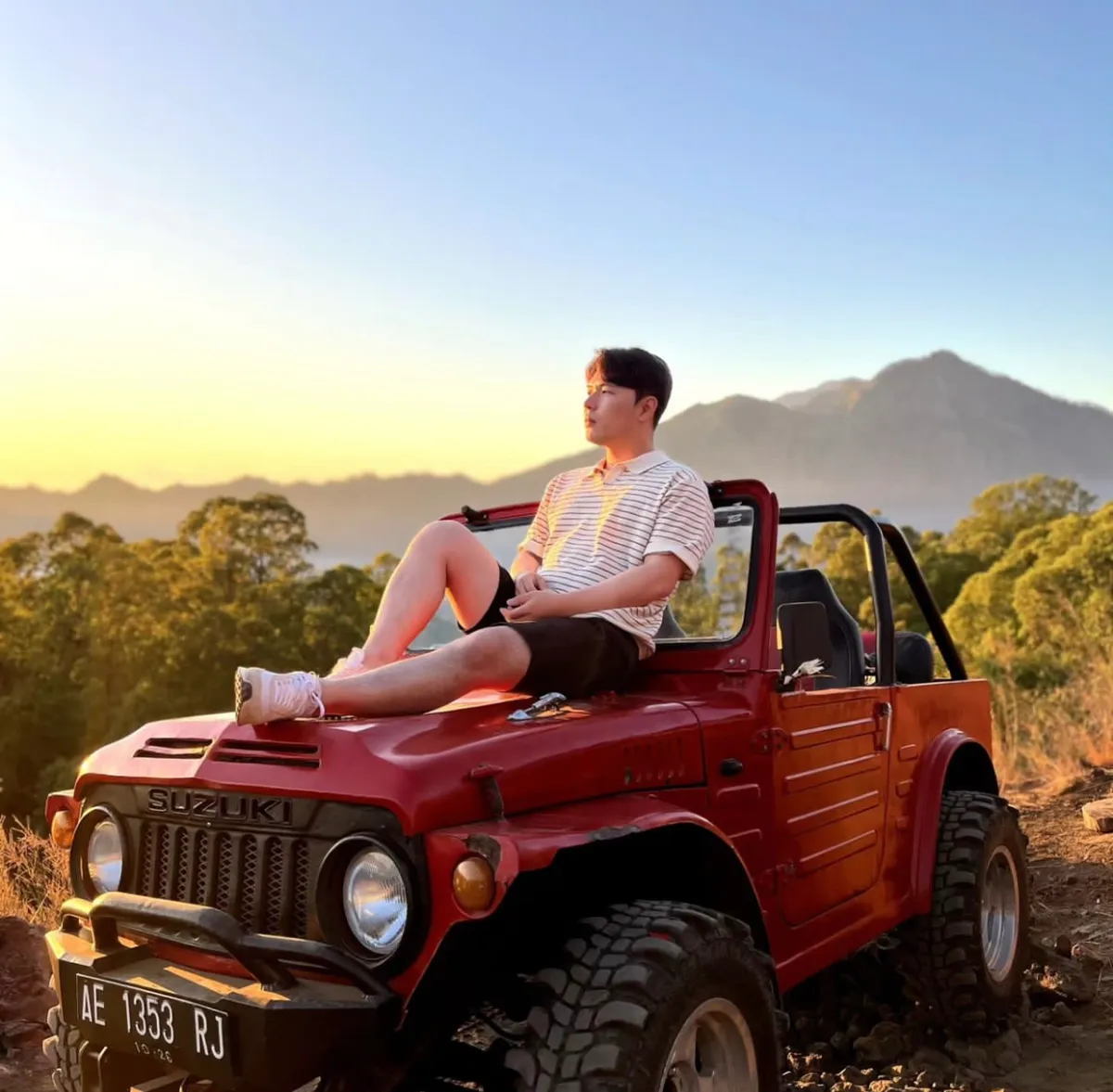 Watch a beautiful sunrise by Jeep from the second highest active volcano in Bali